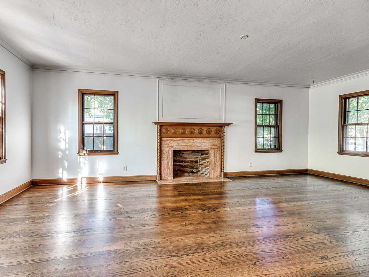 836 Nw 39th St #1 - Photo 2 of 50
