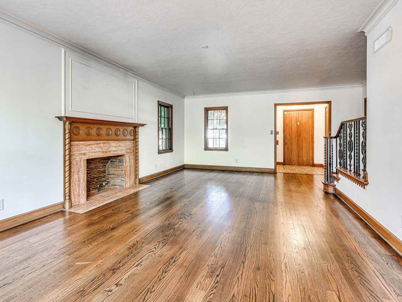 836 Nw 39th St #1 - Photo 6 of 50