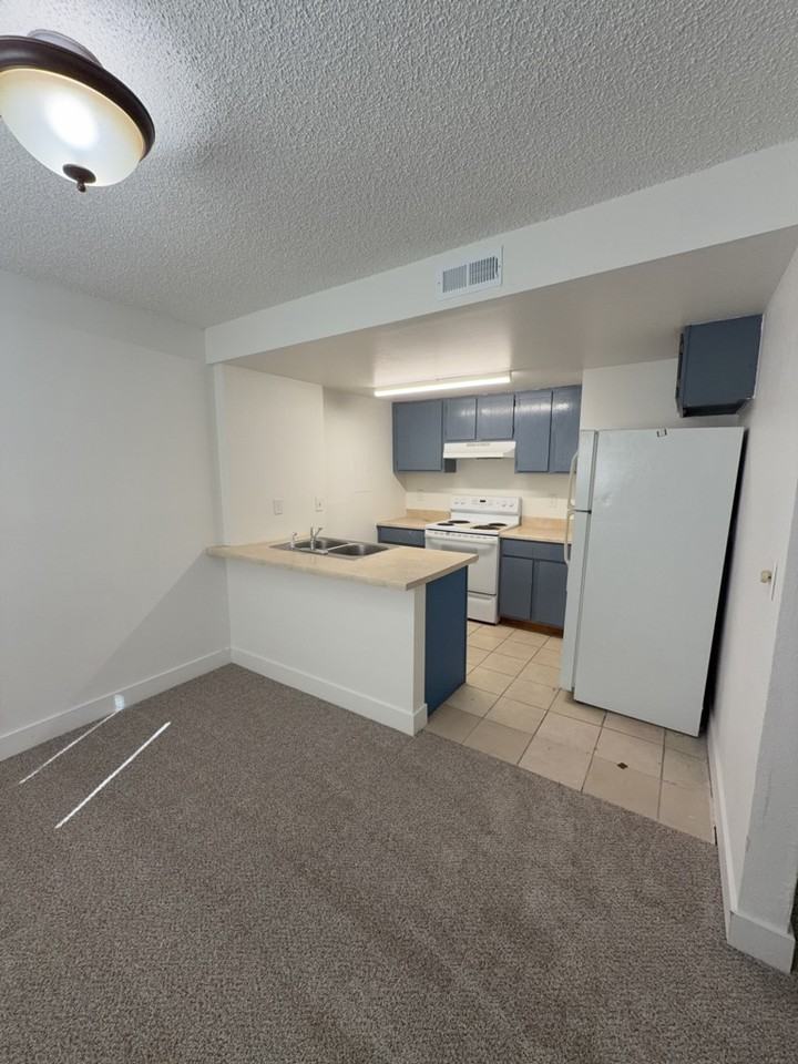 2540 King St #2540 - Photo 4 of 8