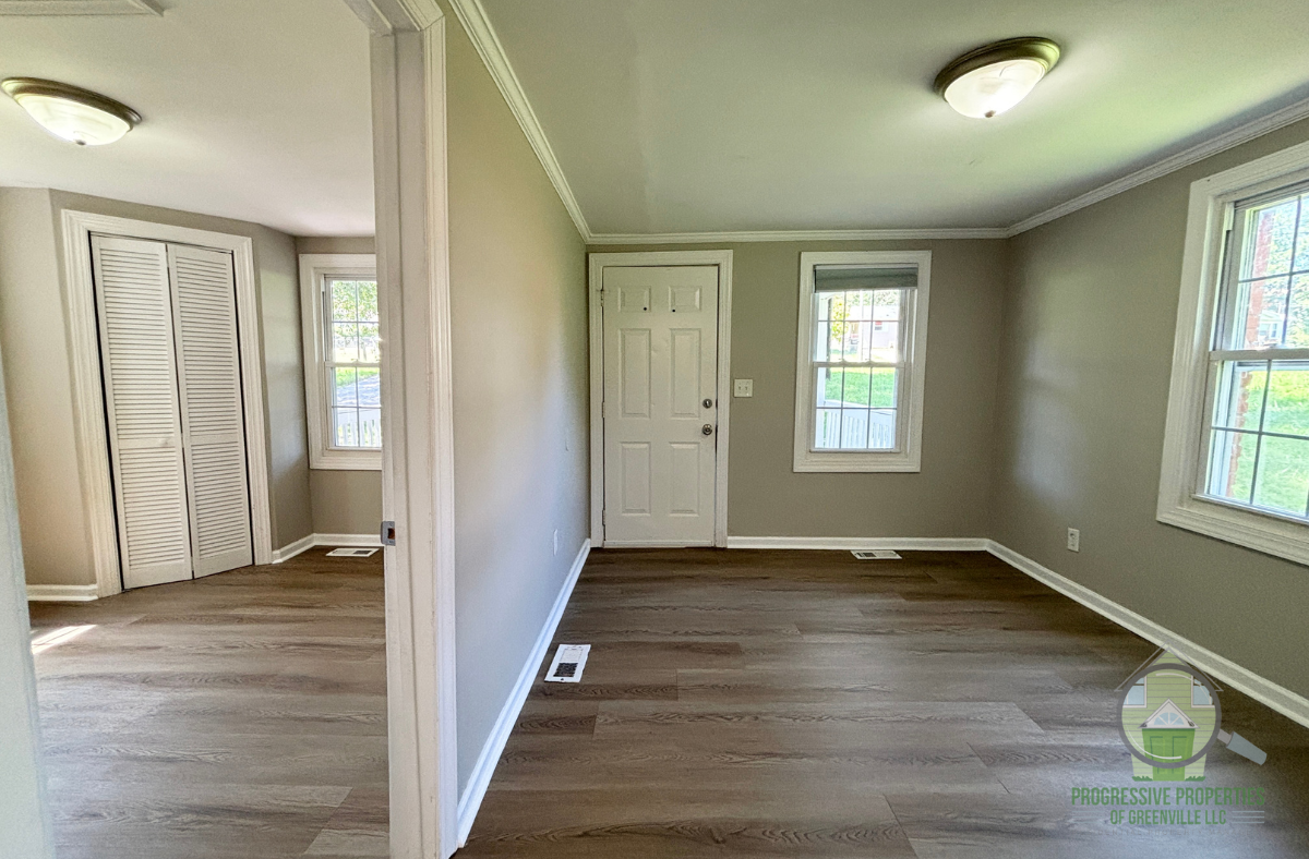 110 Boyd Ave #1 - Photo 3 of 10