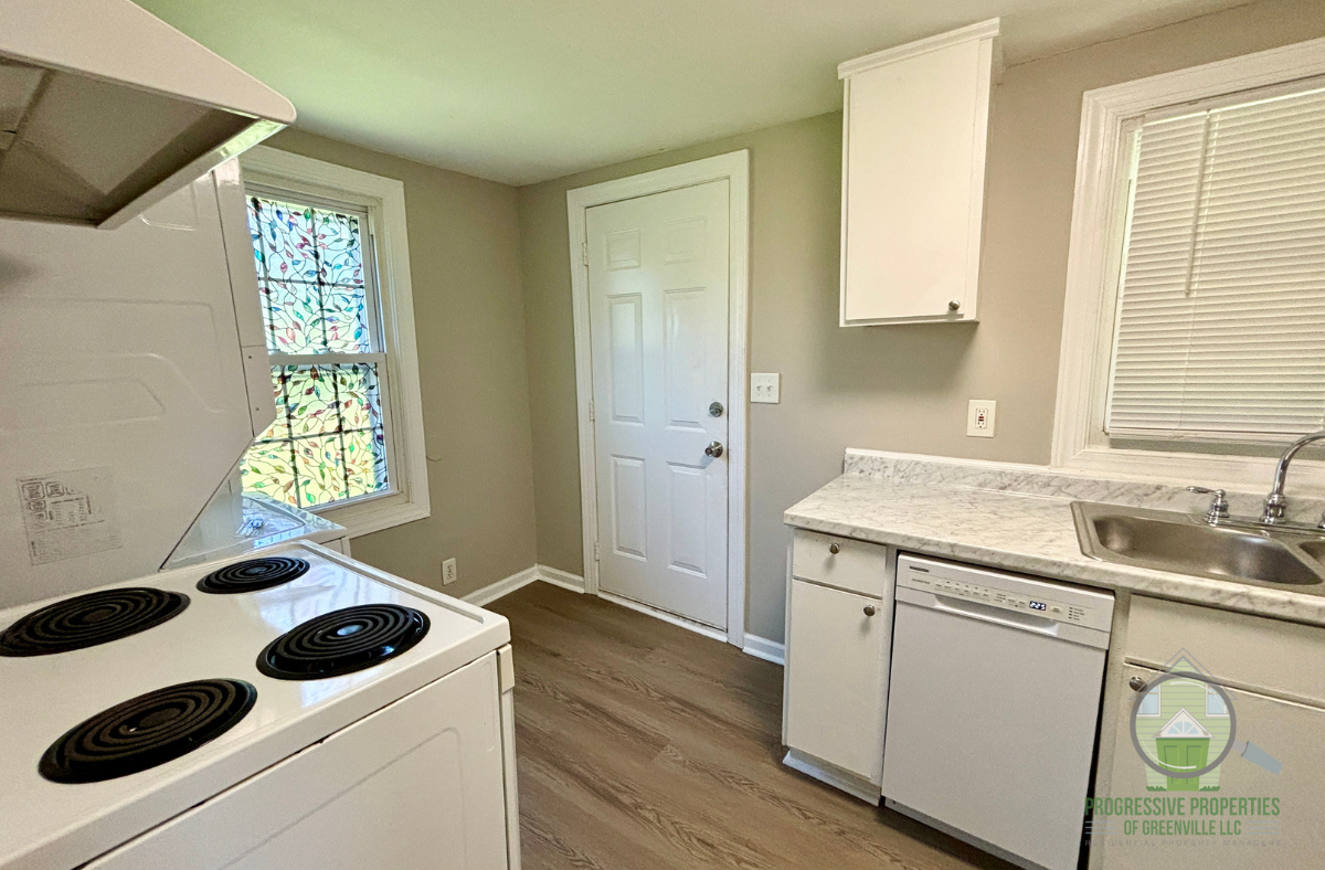 110 Boyd Ave #1 - Photo 5 of 10