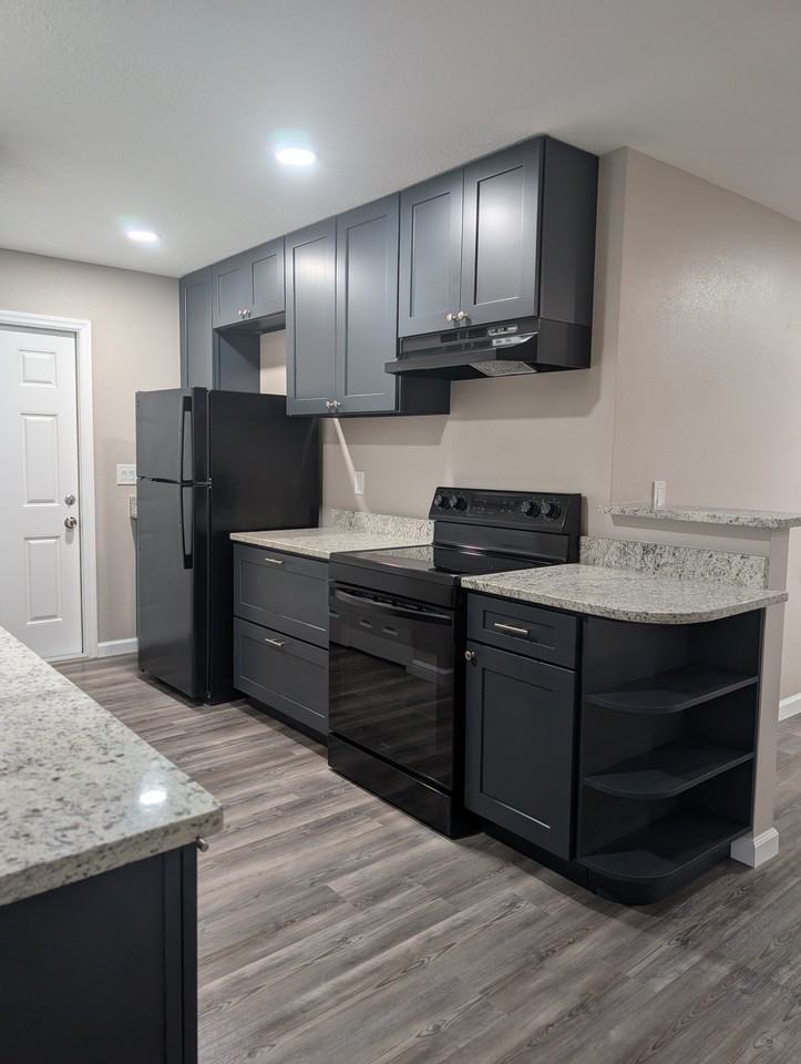 26 W Spruce St #26 - Photo 2 of 11