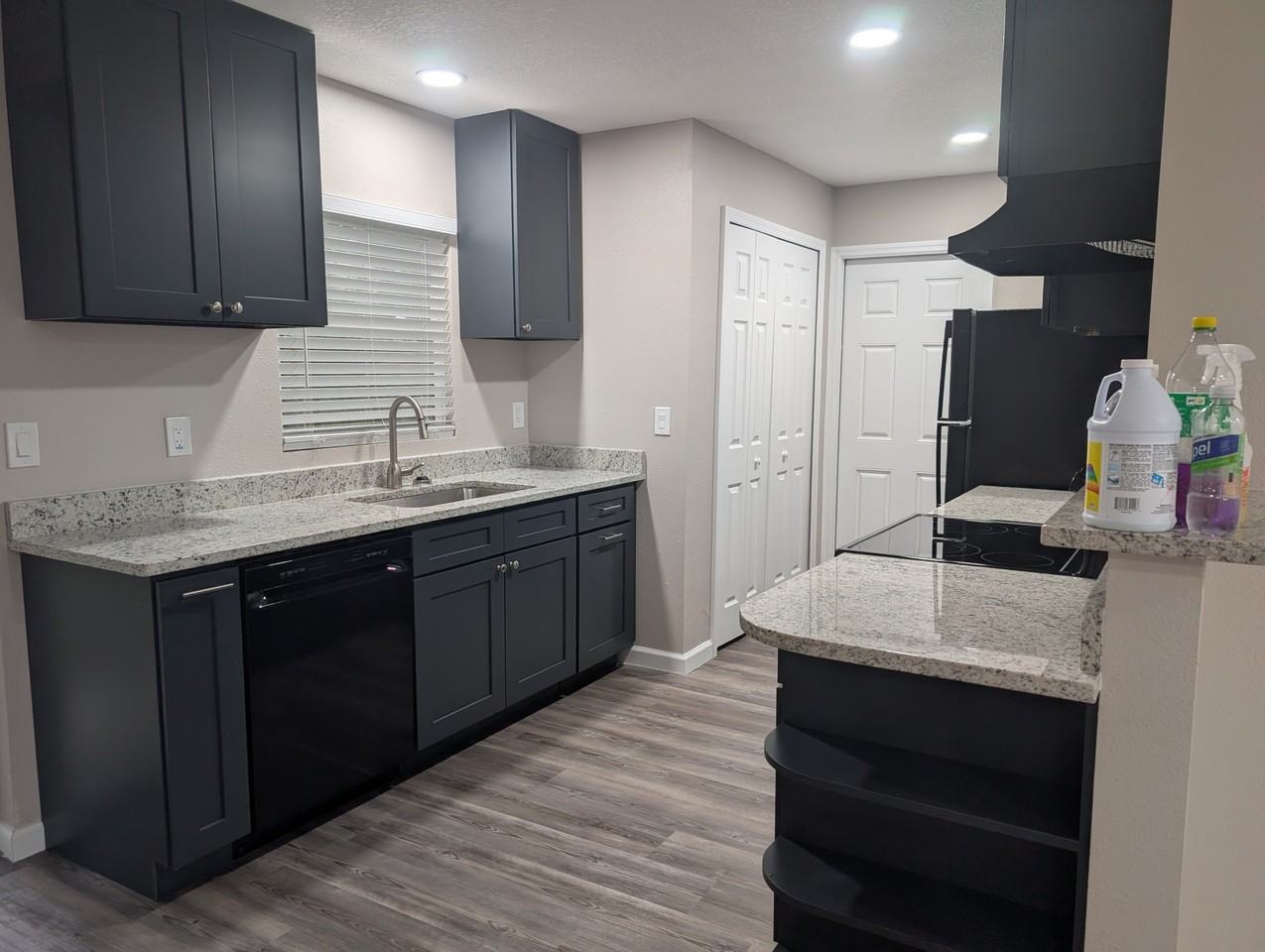 26 W Spruce St #26 - Photo 3 of 11