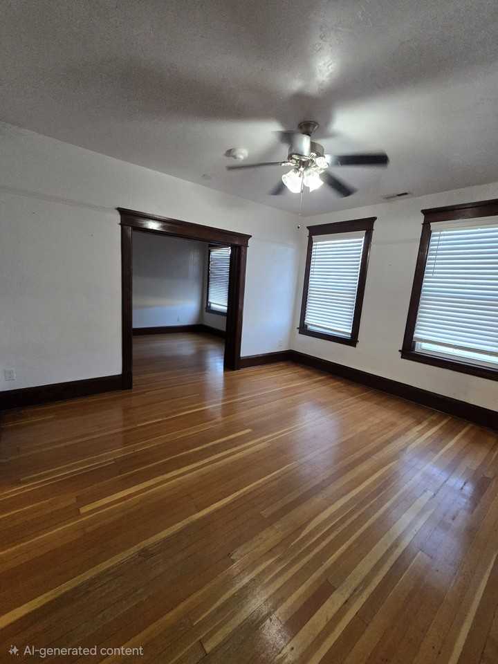 416 W Lewis St #107 - Photo 4 of 36