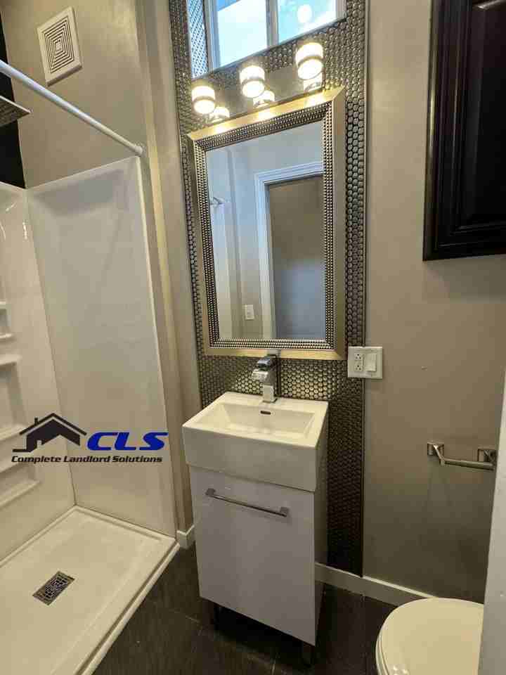 1111 N 8th St #1 - Photo 5 of 13