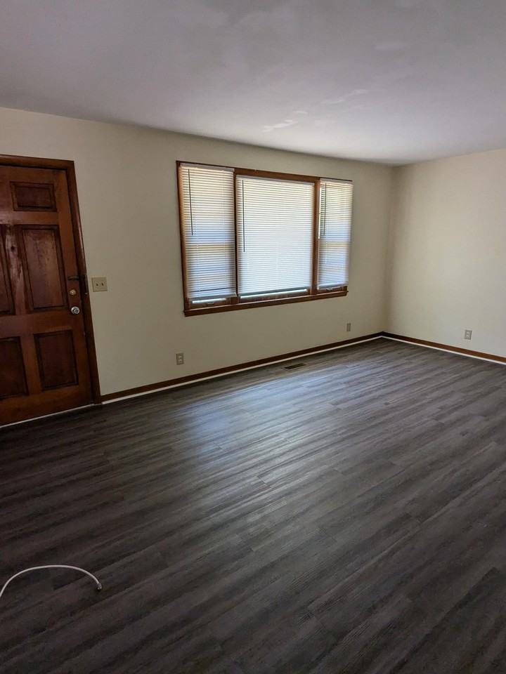 117 Delft Dr #1 - Photo 2 of 5