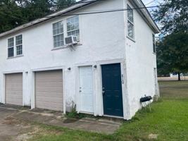 featured image of 810 1/2 Wood St #1