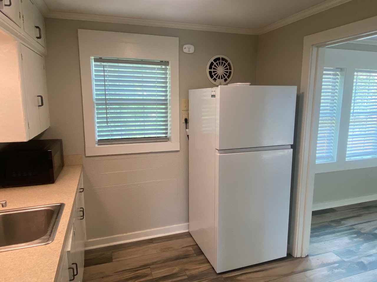 810 1/2 Wood St #1 - Photo 2 of 12
