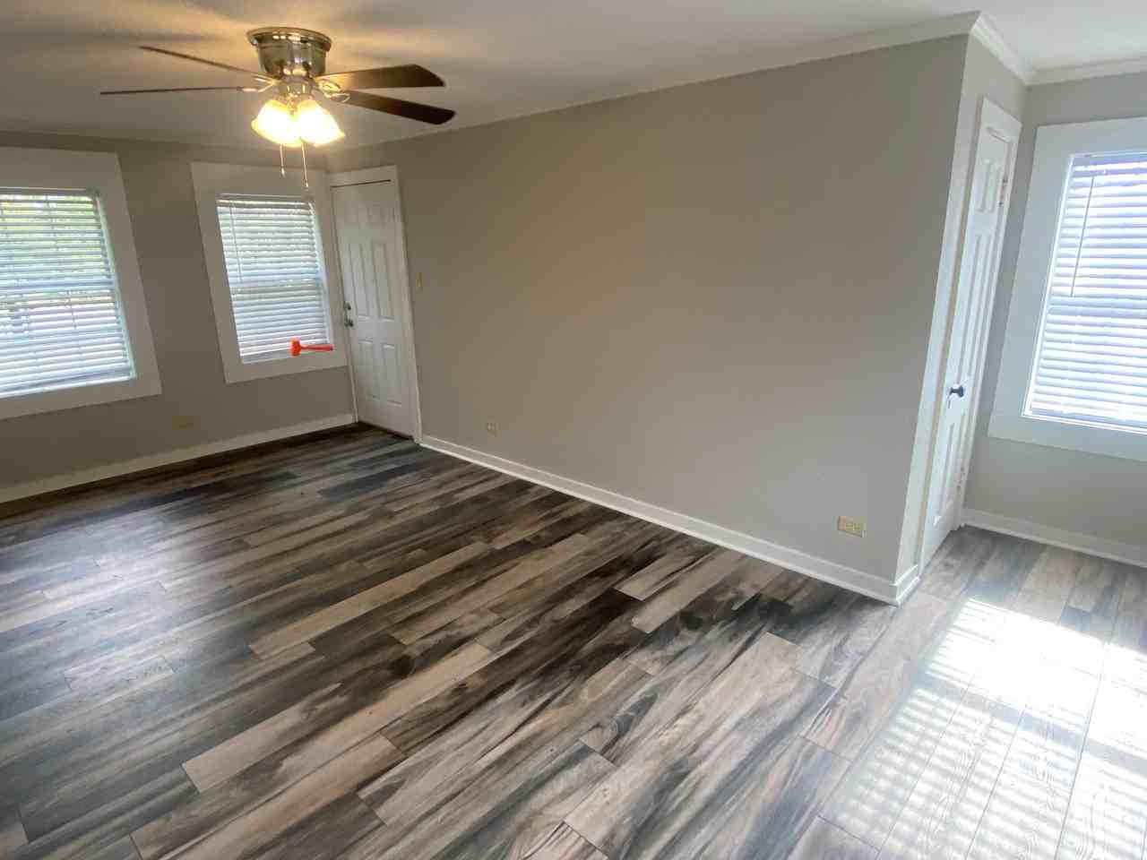 810 1/2 Wood St #1 - Photo 3 of 12