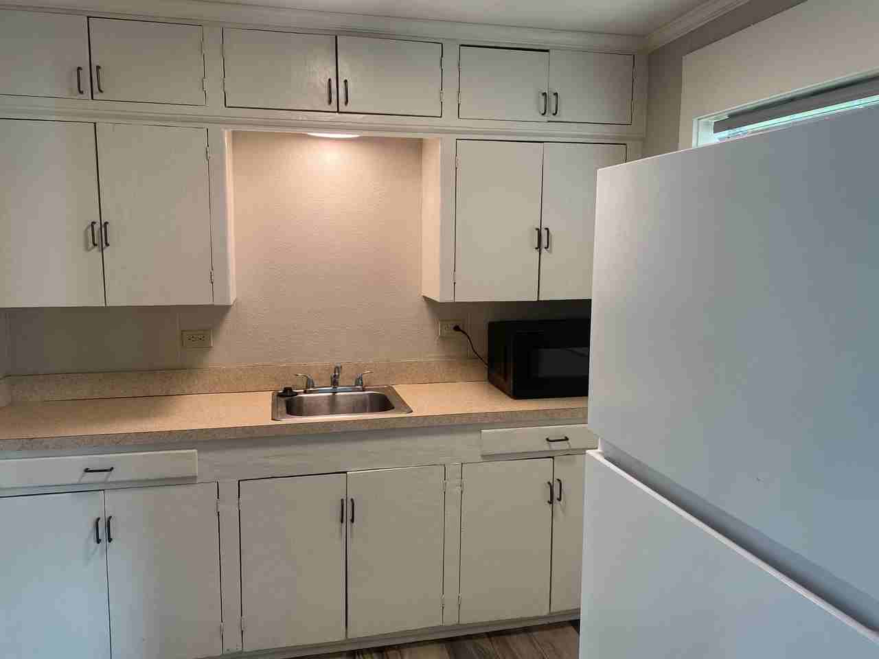 810 1/2 Wood St #1 - Photo 6 of 12