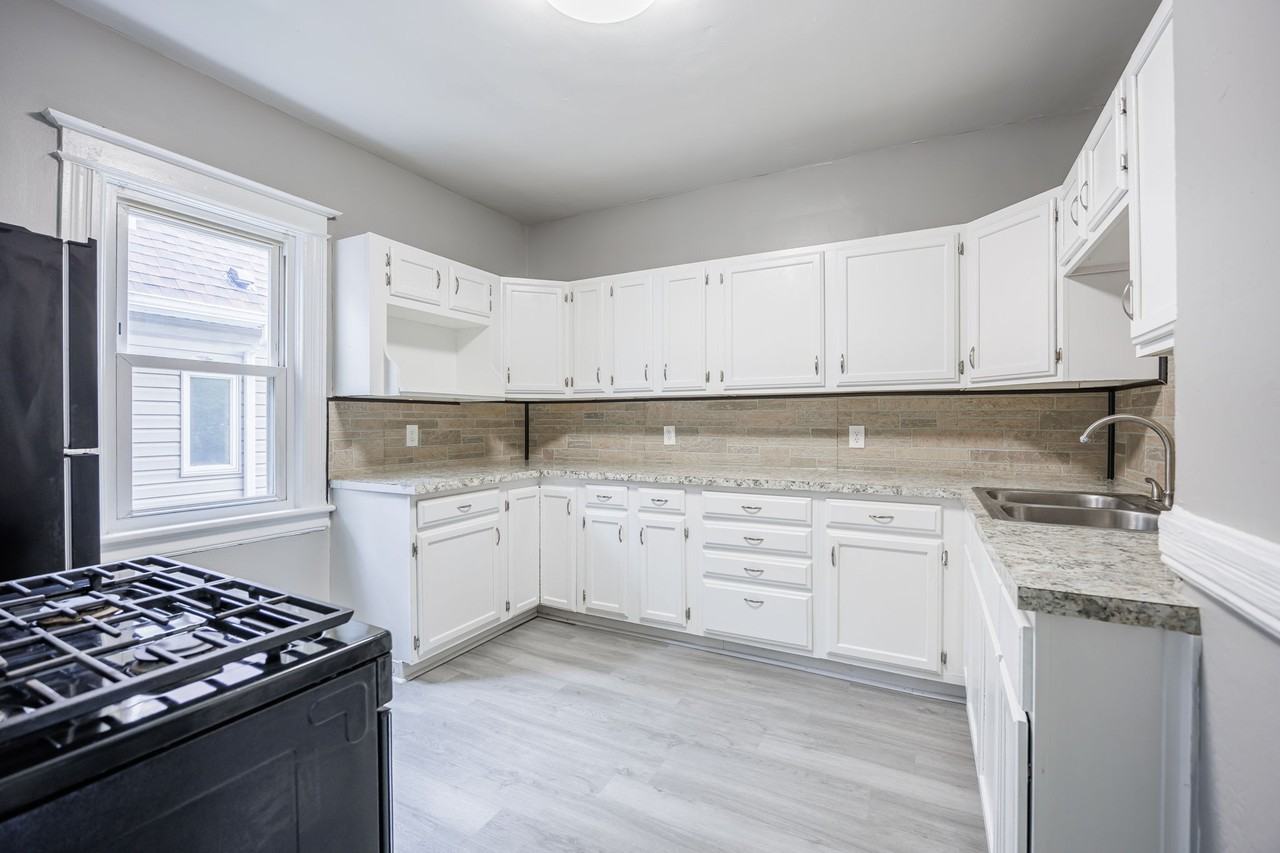 816 Goodman St S Frnt - Photo 6 of 18