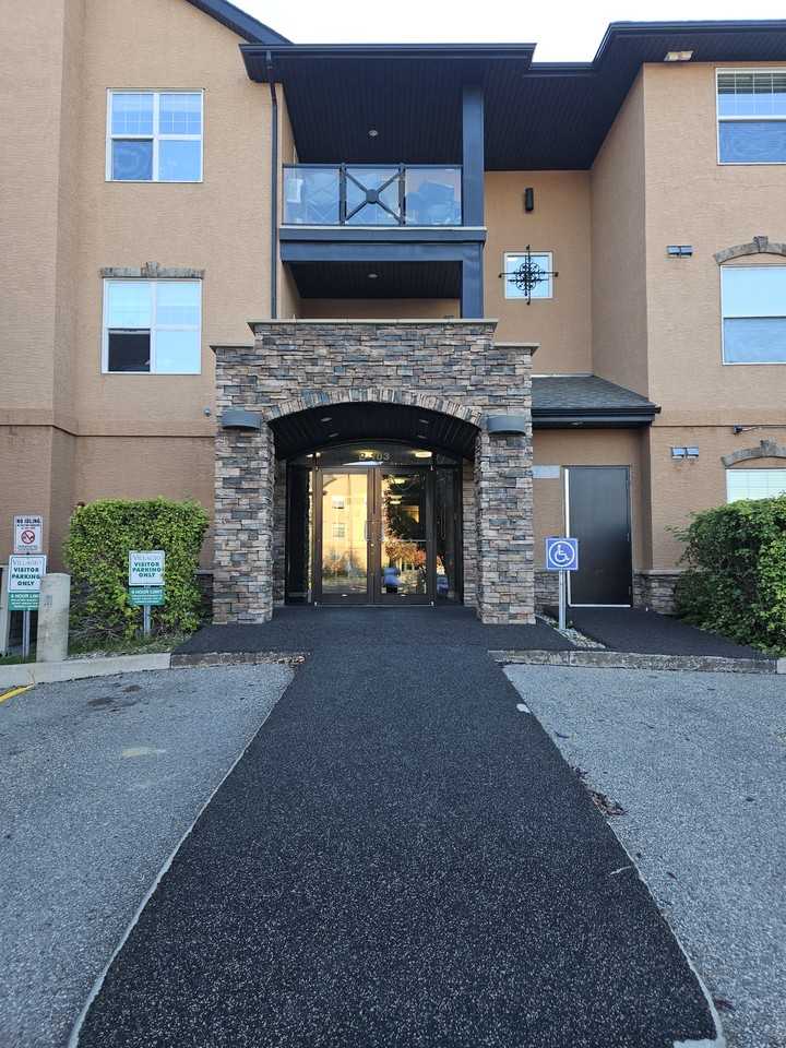 Villagio Court 303B - Photo 2 of 12