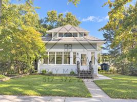 featured image of 717 E Willard Ave