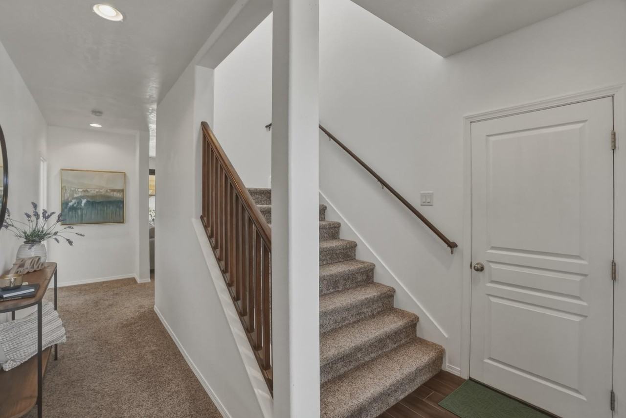 9444 Sw Copper Rd - Photo 2 of 11