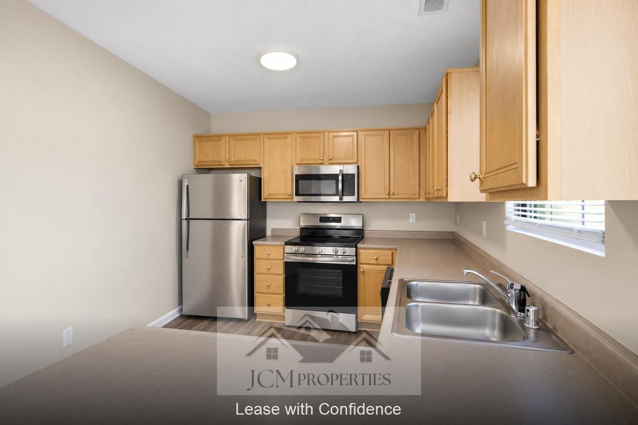 803 Mickey Ln - Photo 3 of 11