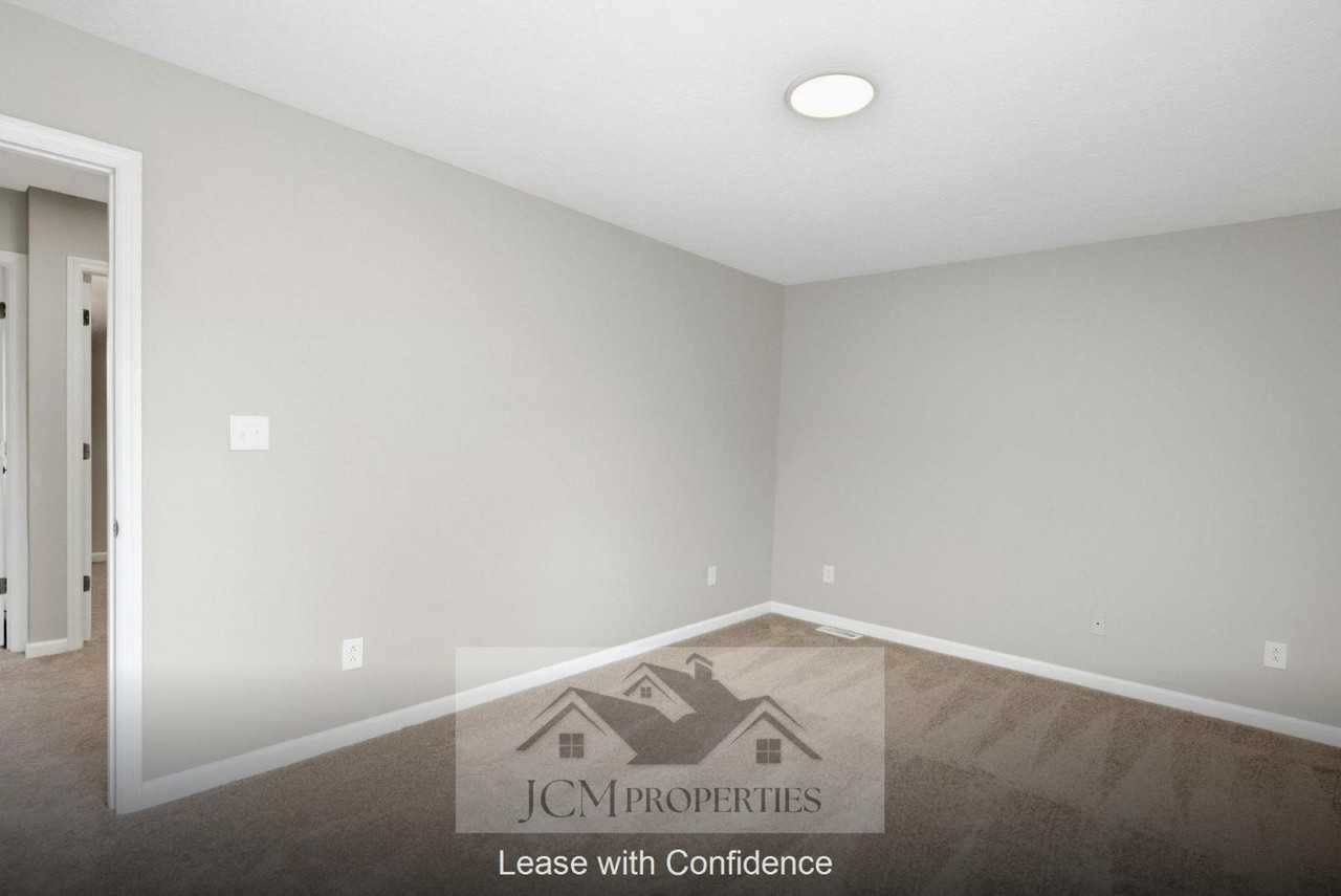 803 Mickey Ln - Photo 4 of 11