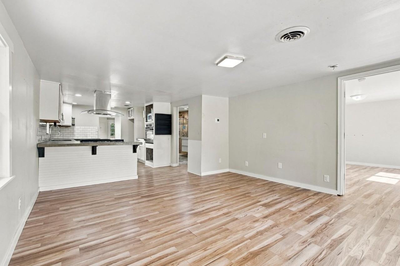 2623 W Monroe St - Photo 6 of 20