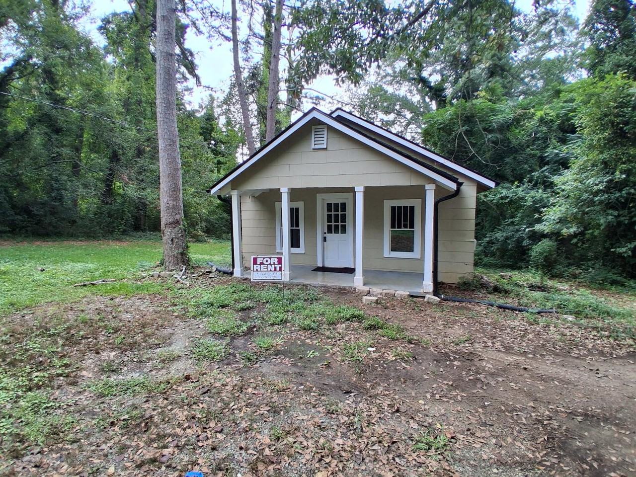 1448 E Tugalo St - Photo 2 of 8