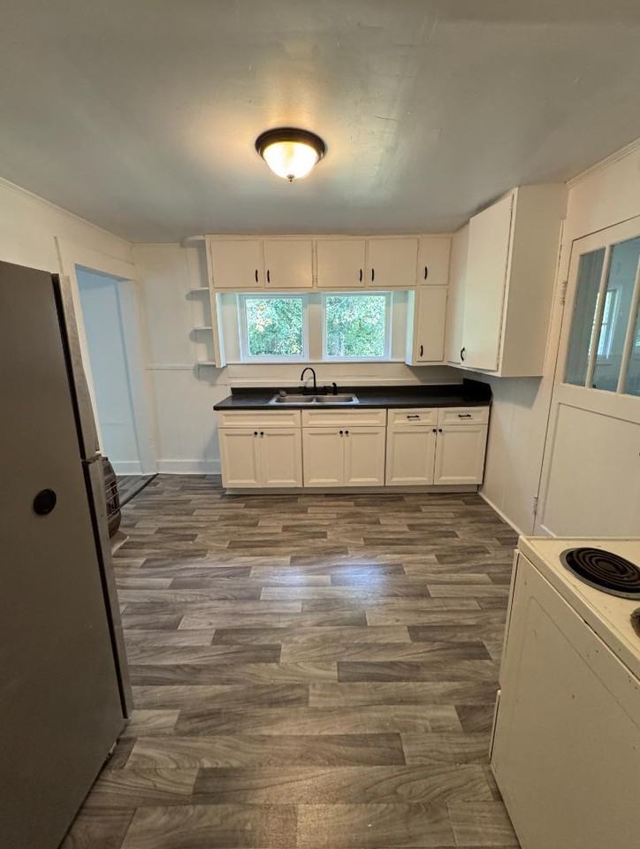1448 E Tugalo St - Photo 3 of 8