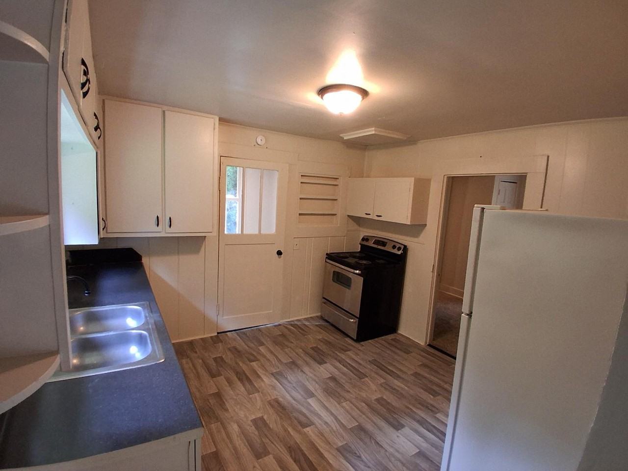 1448 E Tugalo St - Photo 4 of 8