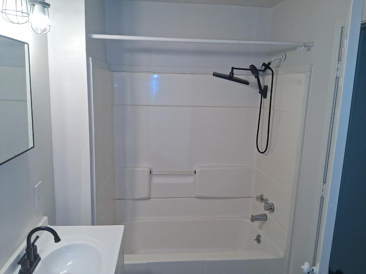 1448 E Tugalo St - Photo 6 of 8