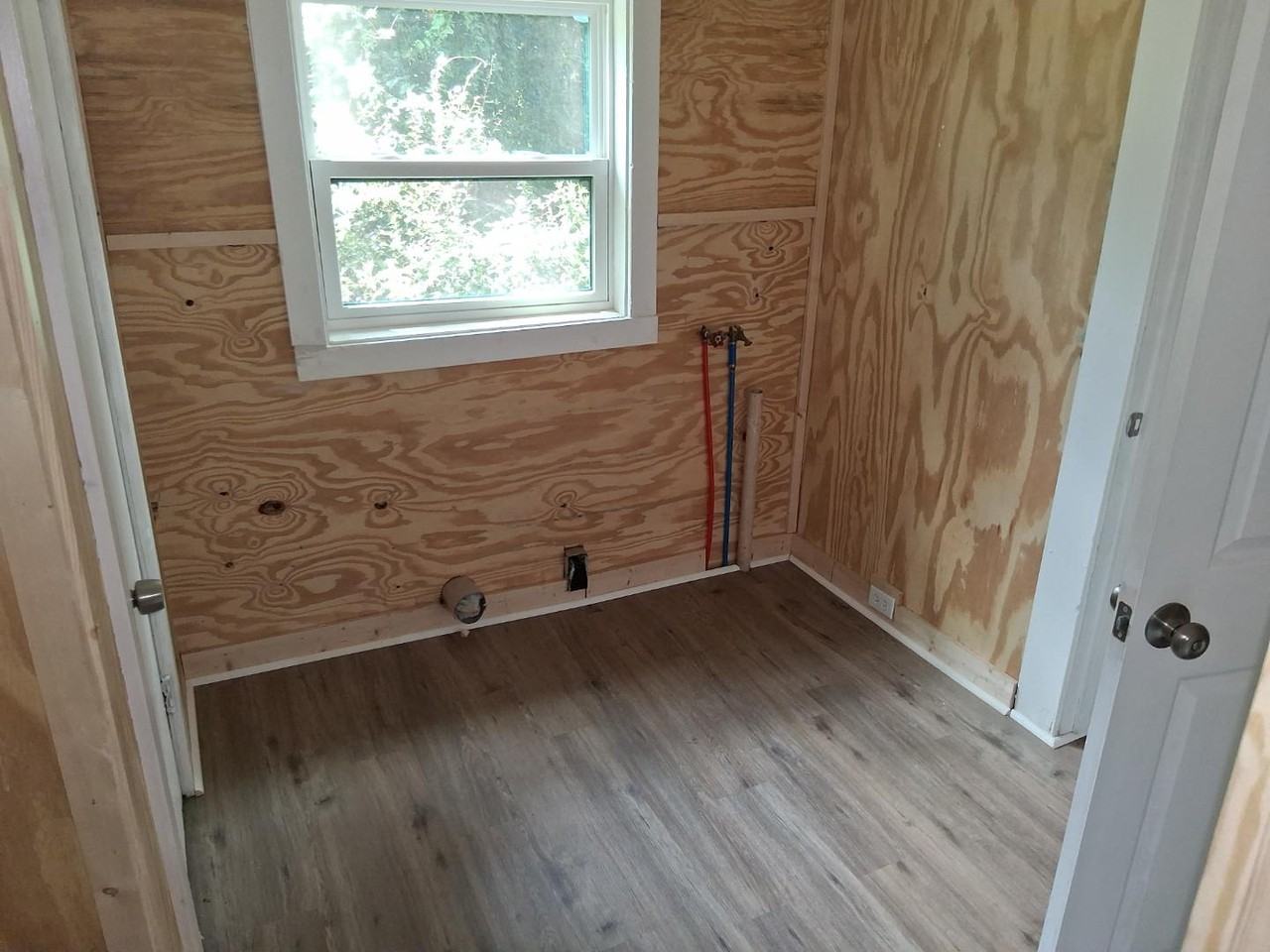 1484 E Tugalo St - Photo 5 of 8