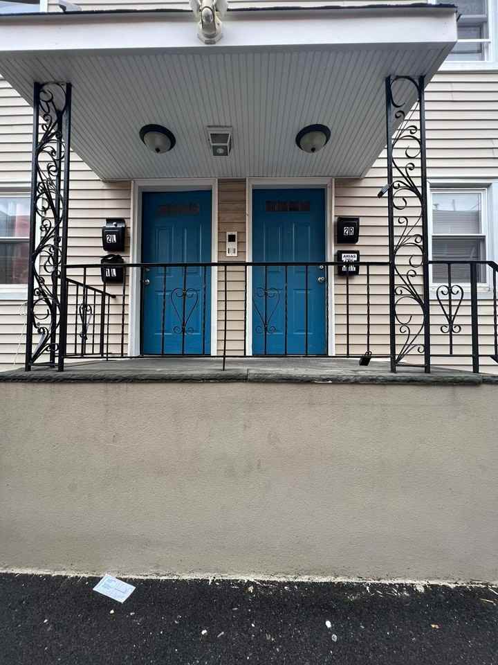 347 Washington Ave #2L - Photo 3 of 27