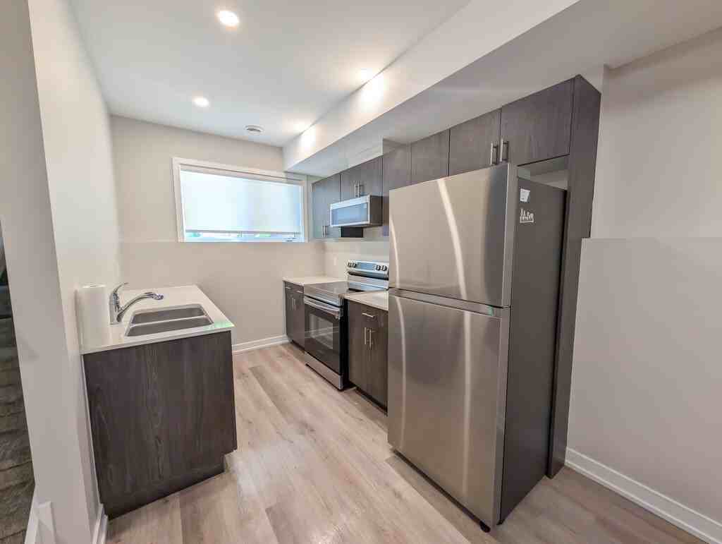 781 Clare Ave - Photo 3 of 16