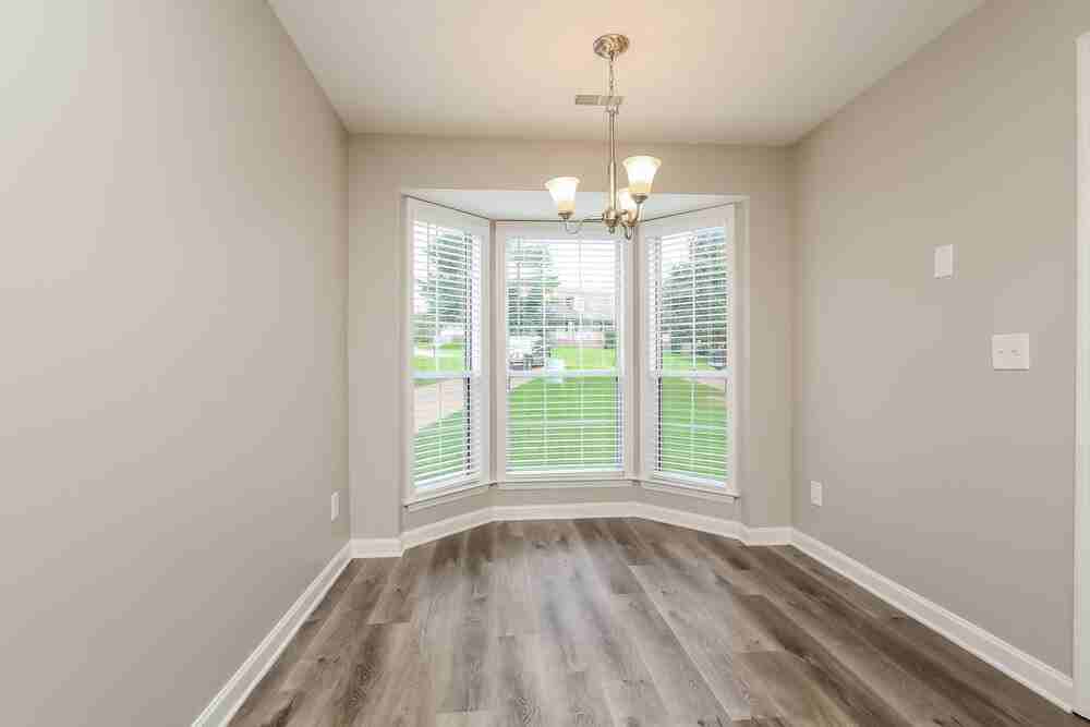 2812 Maple Cir - Photo 4 of 16