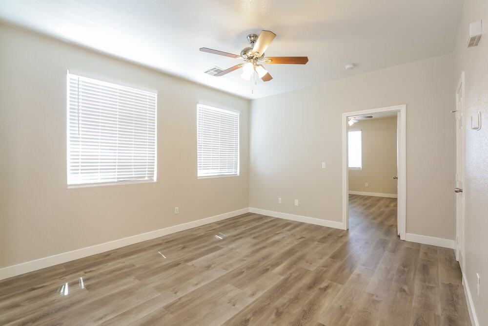 4090 Sparrow Rock St - Photo 4 of 17