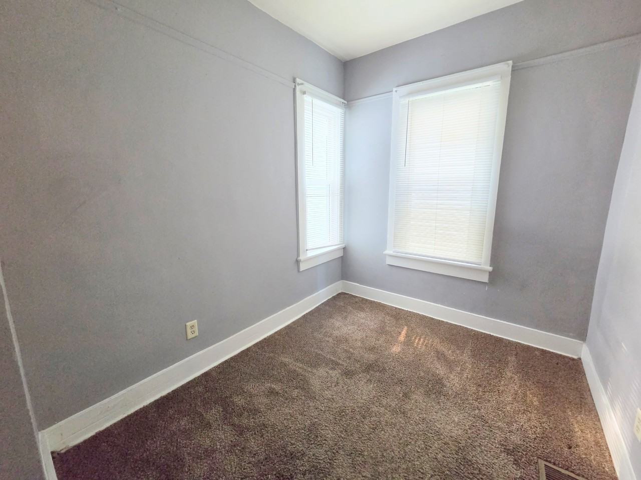 1419 Saint Marys Ave #1 - Photo 5 of 7