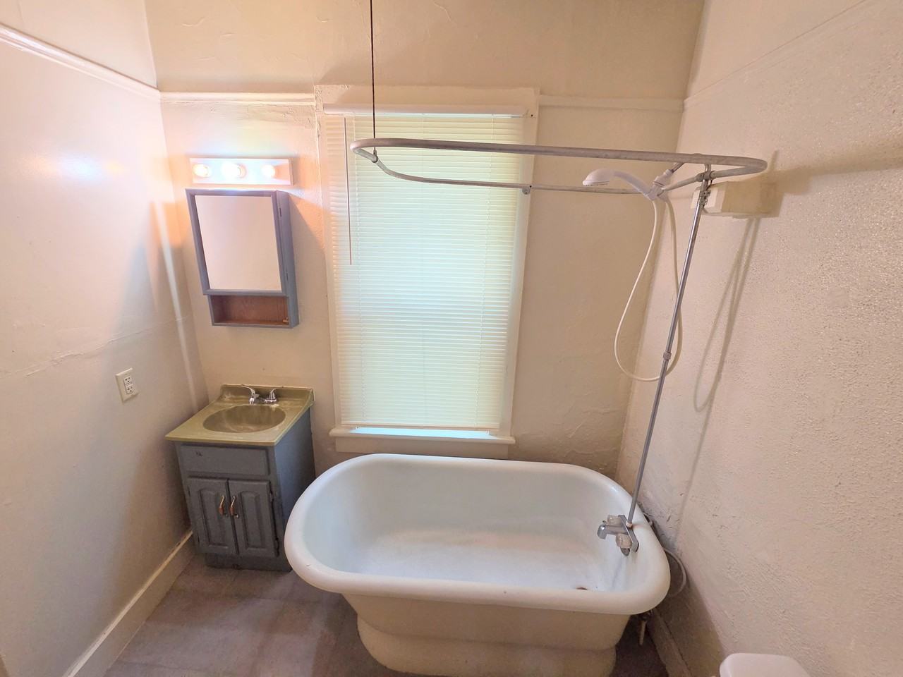 1419 Saint Marys Ave #1 - Photo 6 of 7