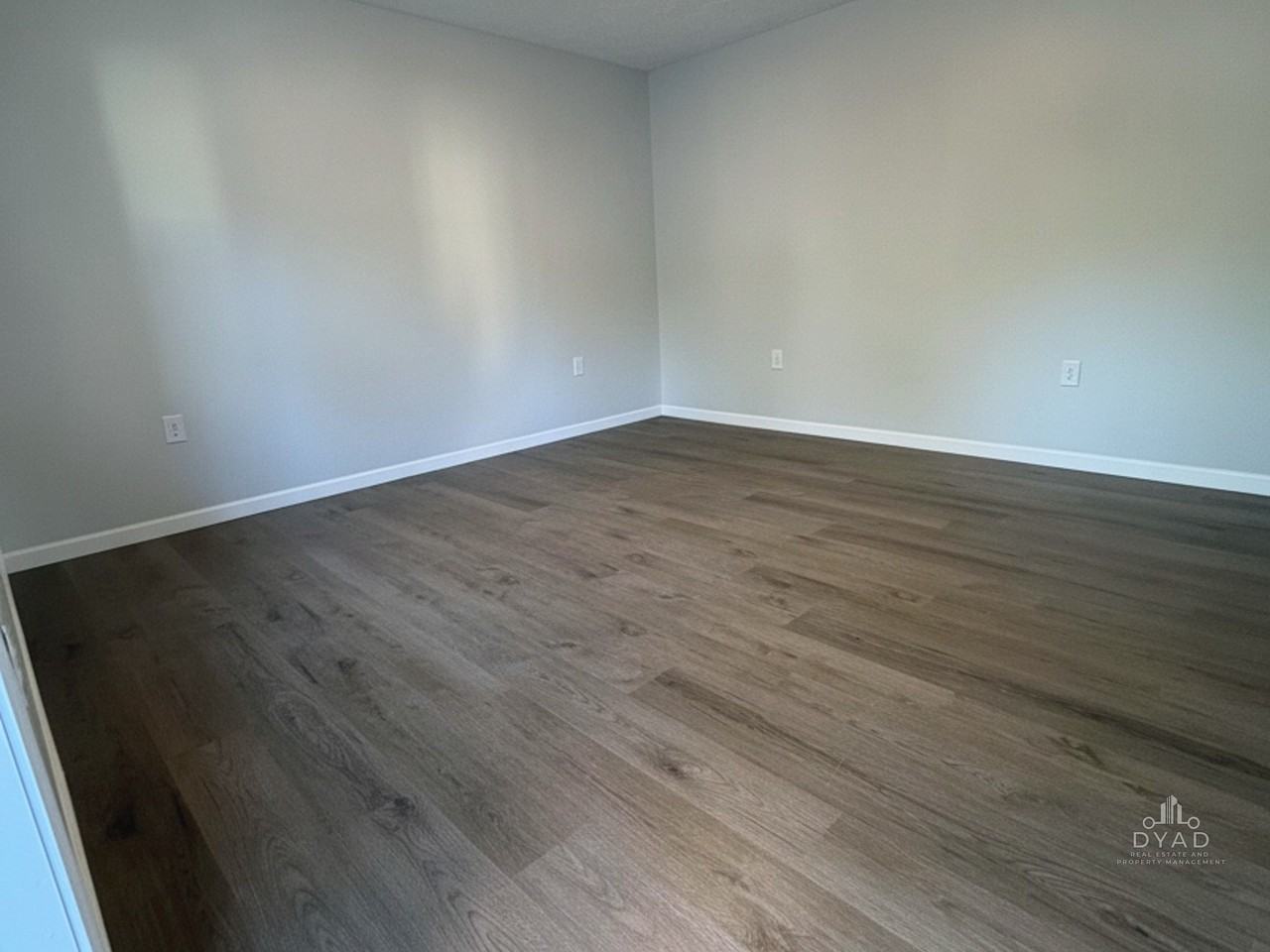 412 N Connell Ave #1 - Photo 4 of 16