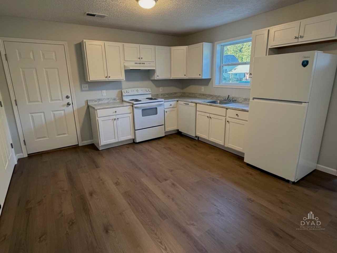 412 N Connell Ave #1 - Photo 5 of 16