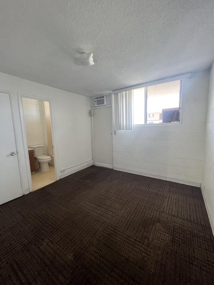 1226 Matlock Ave #3 - Photo 5 of 12