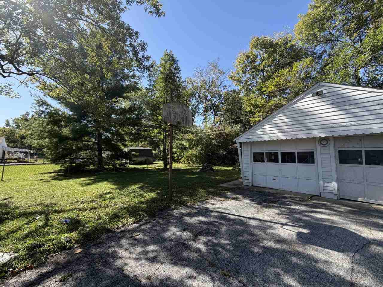 472 Carol Dr #1 - Photo 2 of 12