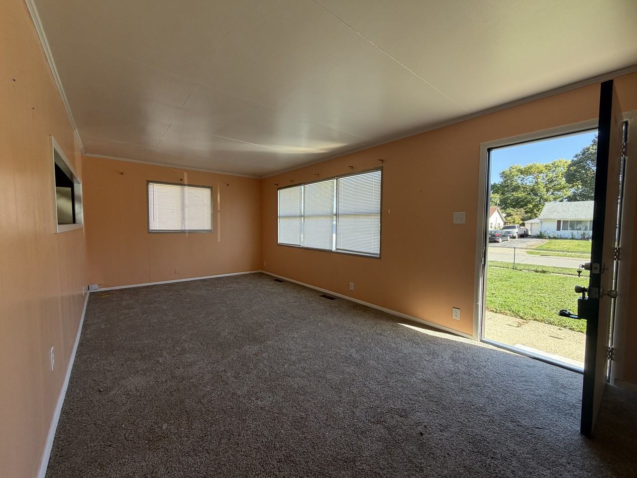472 Carol Dr #1 - Photo 5 of 12
