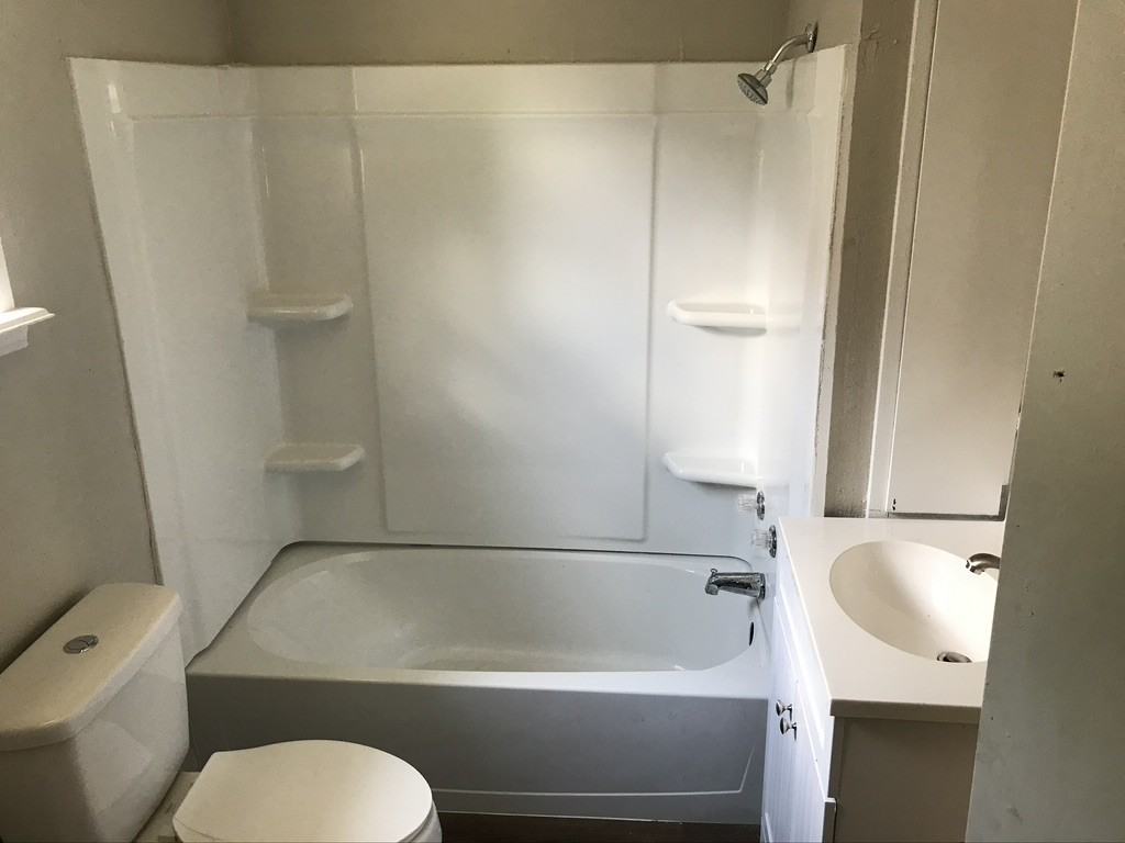 213 S 16th St #1 - Photo 5 of 18
