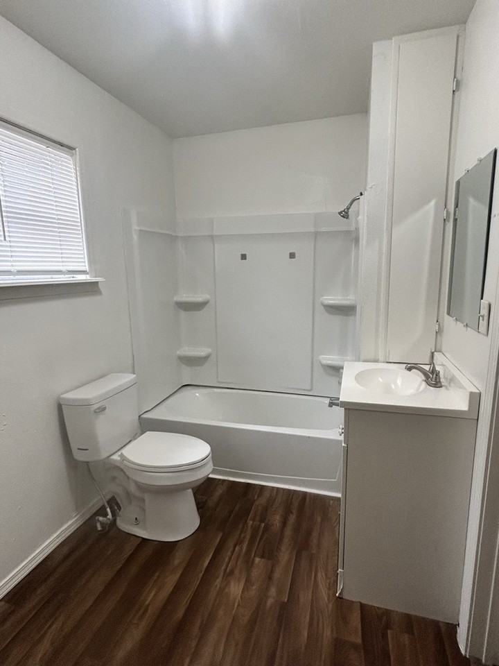 213 S 16th St #1 - Photo 6 of 18