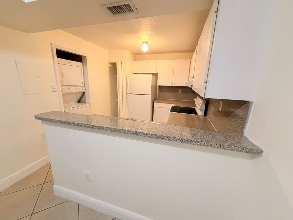 15410 SW 82 LaneUnit 815 #1 - Photo 2 of 18