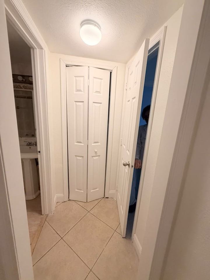 15410 SW 82 LaneUnit 815 #1 - Photo 5 of 18