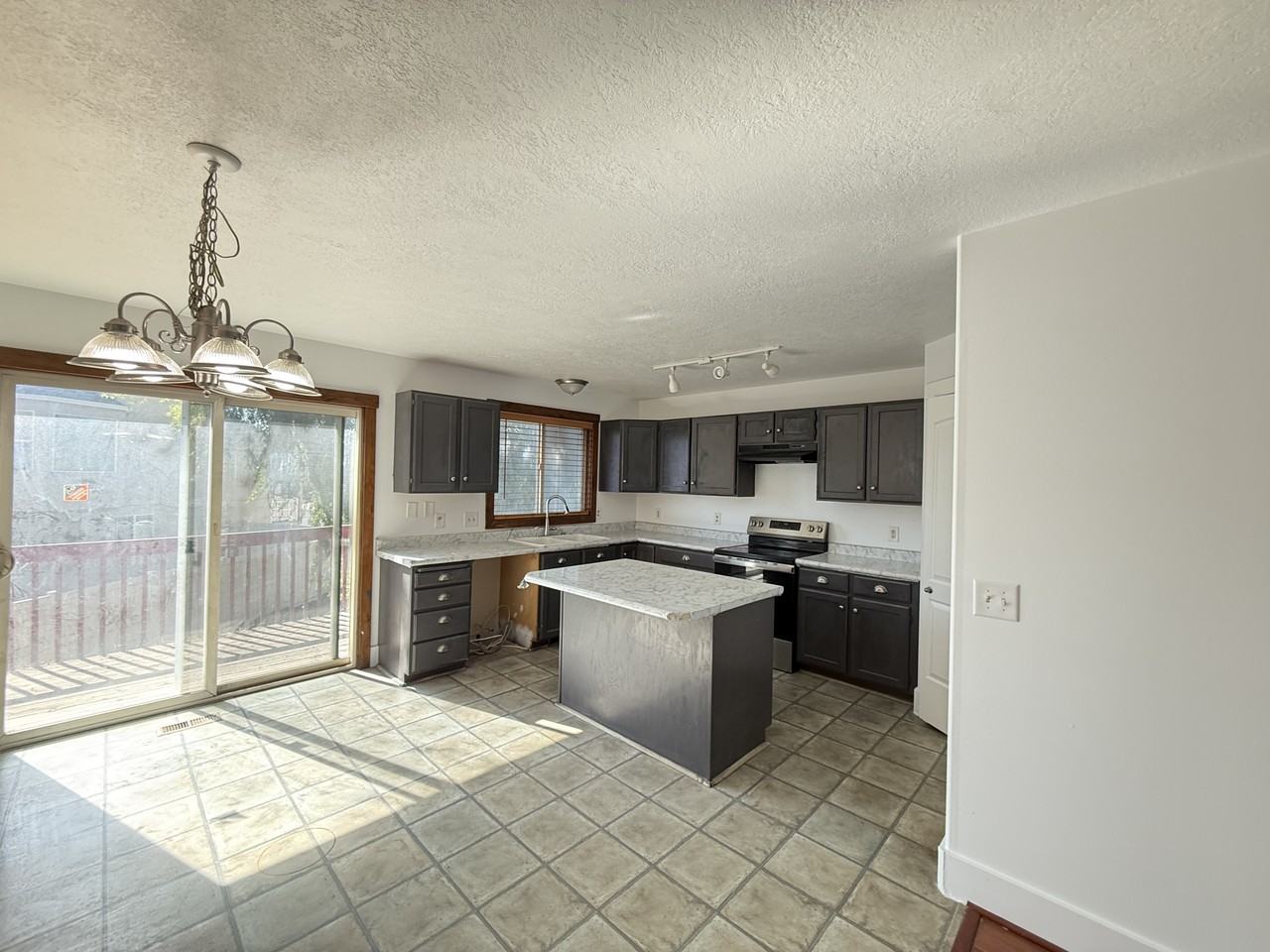 2984 S Losser Dr #1 - Photo 6 of 27