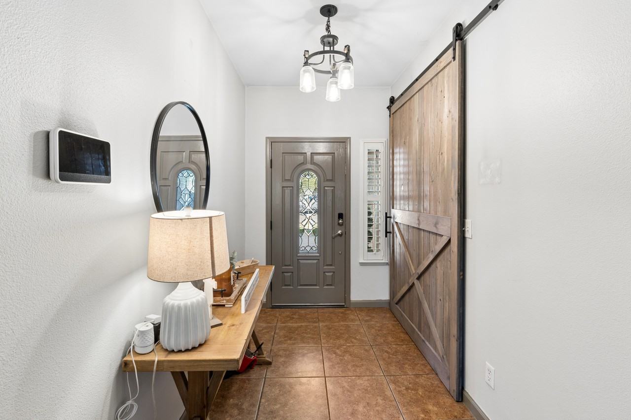 3720 Riverview Dr #1 - Photo 4 of 33