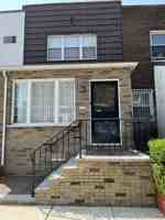 featured image of 906 Johnston St #1