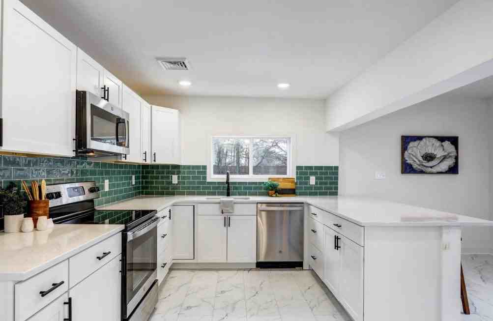 150 W Governor Rd #1 - Photo 2 of 30