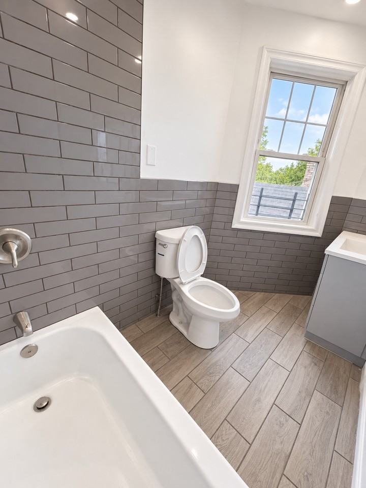 209 12th Ave 3rd Fl #3rdFL - Photo 5 of 13