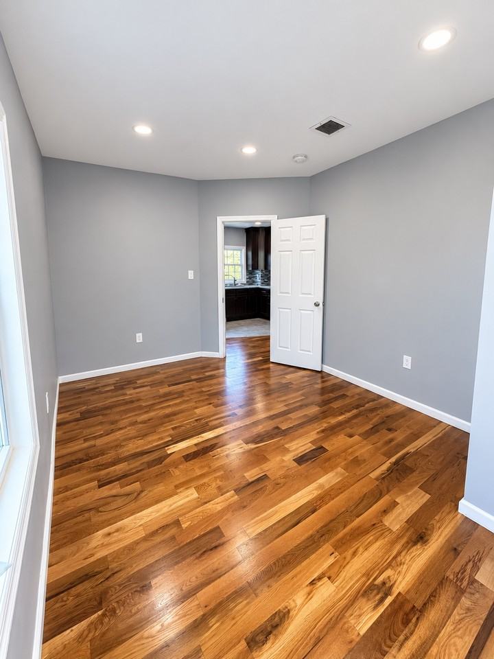 209 12th Ave 3rd Fl #3rdFL - Photo 7 of 13