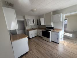 featured image of 207 Scott St #101