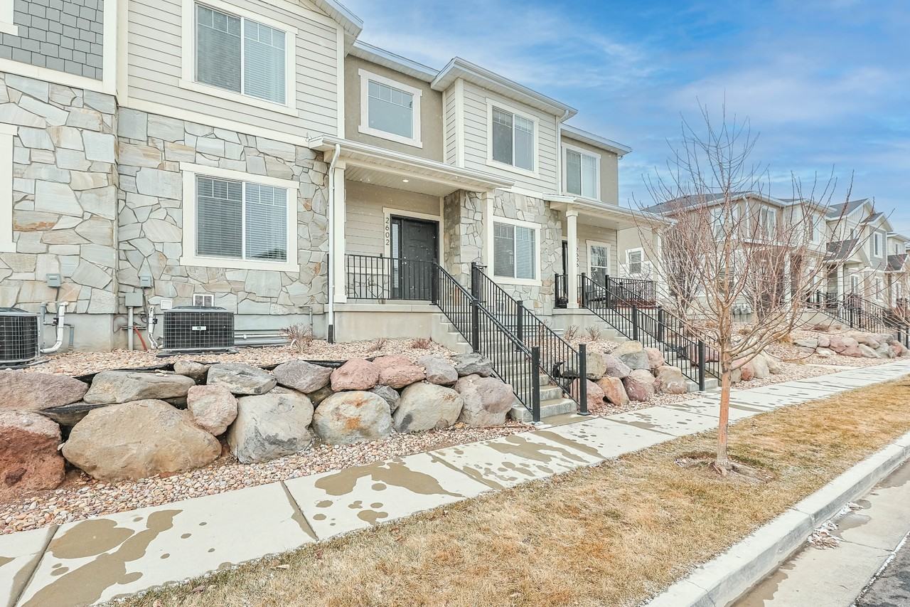 2602 N Cormac Pl #1 - Photo 3 of 46