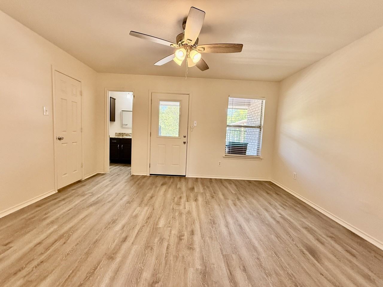 1017 Keller Ave #B - Photo 7 of 10